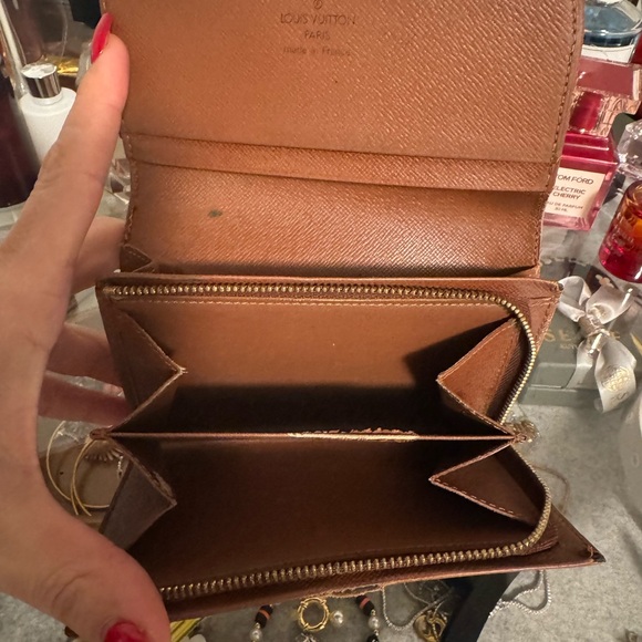 Louis Vuitton Vintage Wallet - Picture 4 of 9